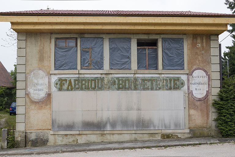 Usine : façade antérieure. © Yves Sancey / Région Bourgogne-Franche-Comté, Inventaire du patrimoine - 2013 Usine : façade antérieure. © Yves Sancey / Région Bourgogne-Franche-Comté, Inventaire du patrimoine - 2013