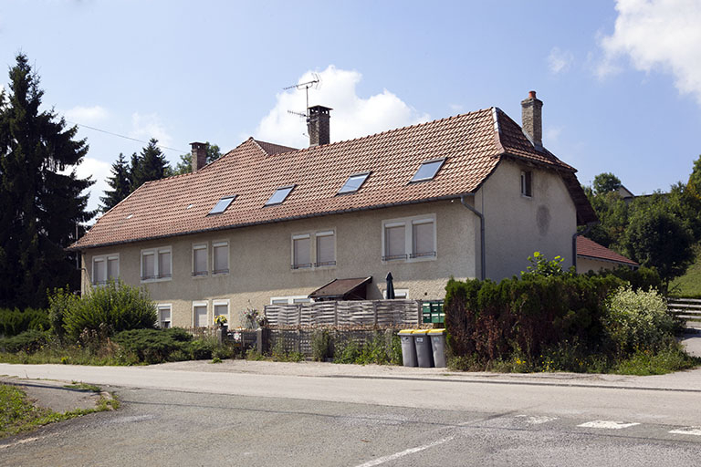 Vue d'ensemble, de trois quarts droite. © Yves Sancey / Région Bourgogne-Franche-Comté, Inventaire du patrimoine - 2013