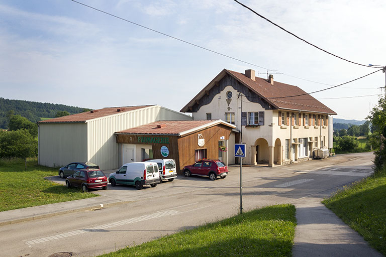Nouvelle fromagerie : vue d'ensemble, depuis le sud. © Yves Sancey / Région Bourgogne-Franche-Comté, Inventaire du patrimoine - 2013