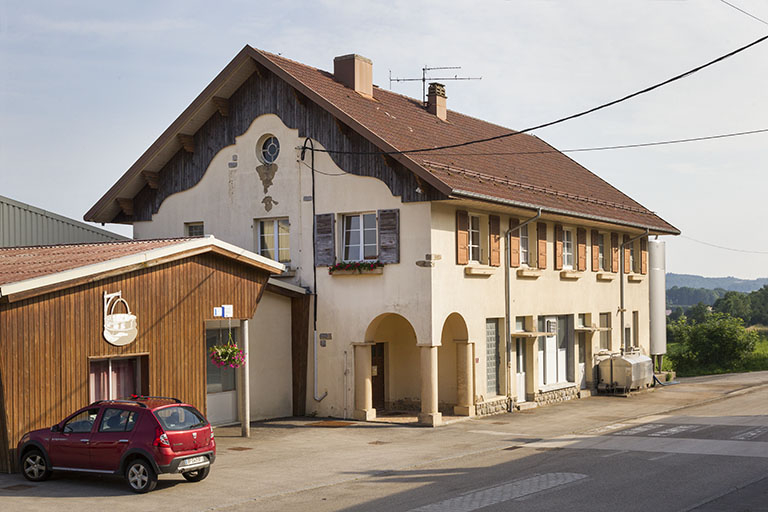 Nouvelle fromagerie : façade antérieure, de trois quarts gauche. © Yves Sancey / Région Bourgogne-Franche-Comté, Inventaire du patrimoine - 2013