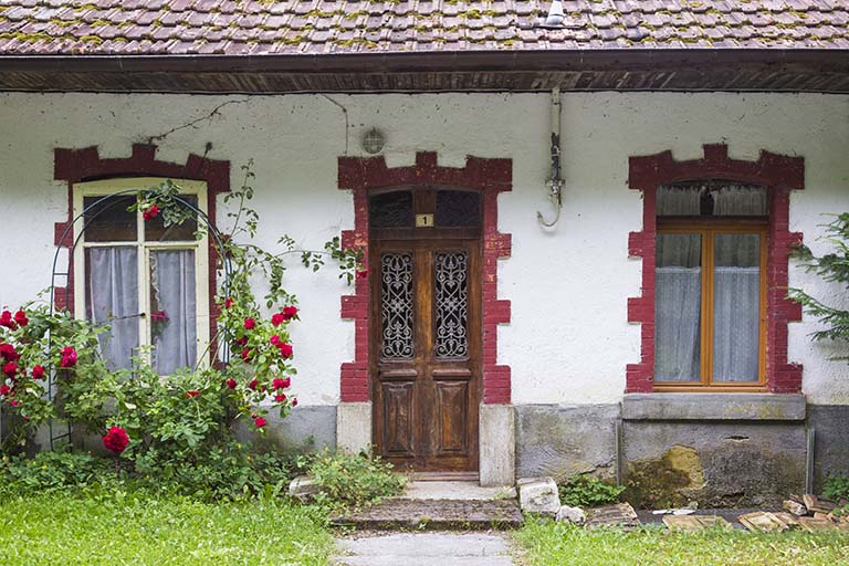 Logements d'ouvriers : façade antérieure du logement nord. © Yves Sancey / Région Bourgogne-Franche-Comté, Inventaire du patrimoine - 2013