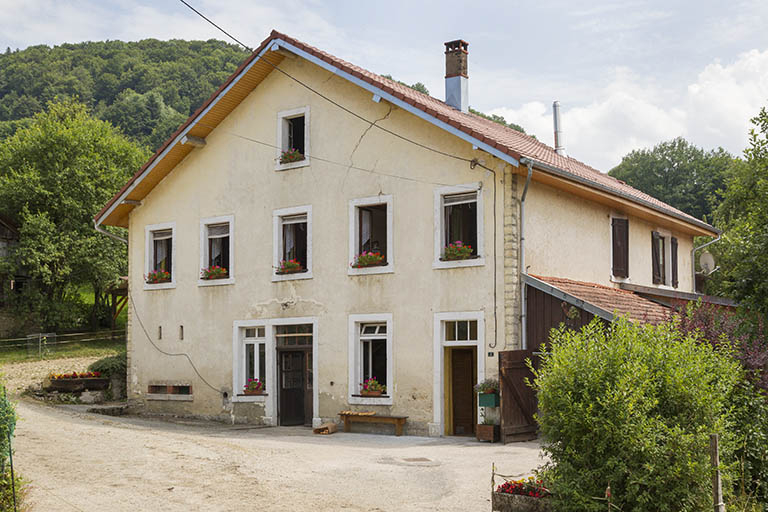 Façades antérieure et latérale droite. © Yves Sancey / Région Bourgogne-Franche-Comté, Inventaire du patrimoine - 2013