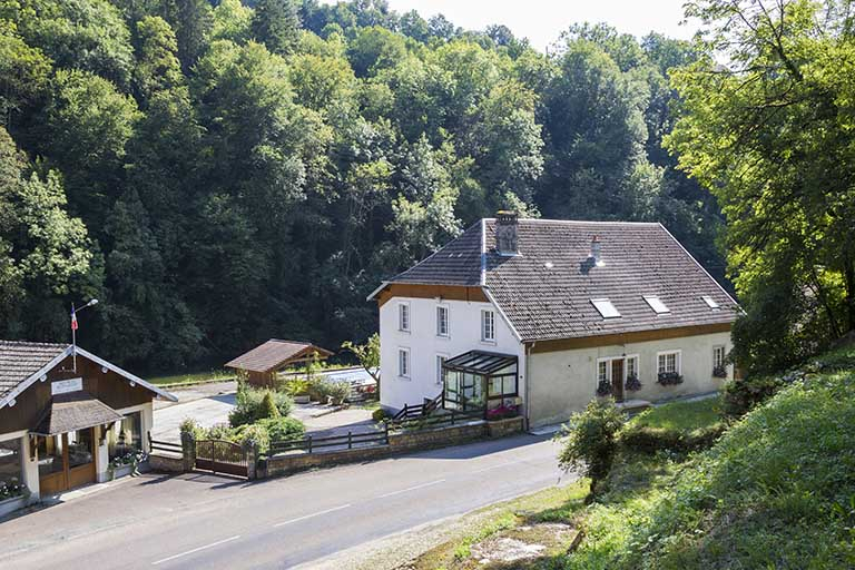 Le magasin et le logement patronal, depuis le nord. © Yves Sancey / Région Bourgogne-Franche-Comté, Inventaire du patrimoine - 2013
