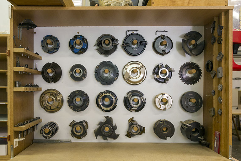 Atelier de 1990 : fraises et outils de coupe. © Yves Sancey / Région Bourgogne-Franche-Comté, Inventaire du patrimoine - 2013