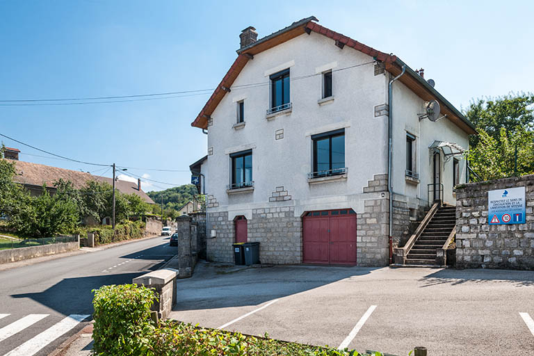 Façade antérieure sur rue du pavillon du directeur.  © Jérôme Mongreville / Région Bourgogne-Franche-Comté, Inventaire du patrimoine - 2013