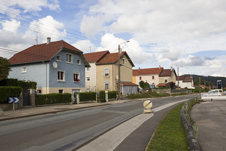 Vue d'ensemble de la cité, depuis l'ouest. © Yves Sancey / Région Bourgogne-Franche-Comté, Inventaire du patrimoine - 2013