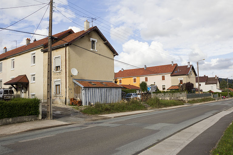 Vue d'ensemble rapprochée de la cité, depuis l'ouest. © Yves Sancey / Région Bourgogne-Franche-Comté, Inventaire du patrimoine - 2013
