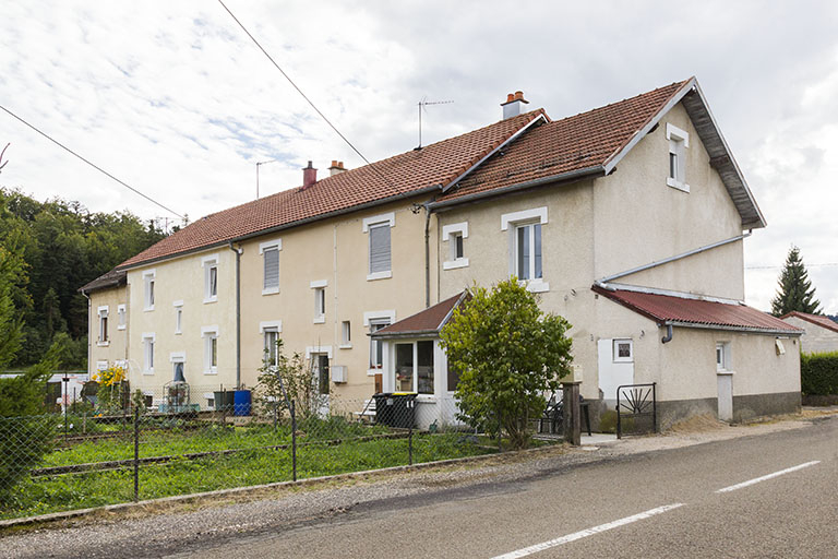 Immeuble au n° 7 : vue d'ensemble, depuis le nord-est. © Yves Sancey / Région Bourgogne-Franche-Comté, Inventaire du patrimoine - 2013