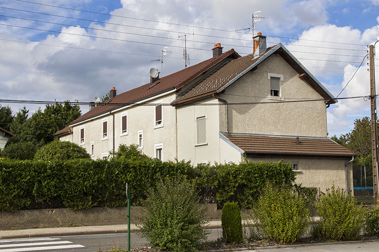 Immeuble au n° 11 avenue du Maréchal Leclerc : vue d'ensemble, depuis le sud-ouest. © Yves Sancey / Région Bourgogne-Franche-Comté, Inventaire du patrimoine - 2013