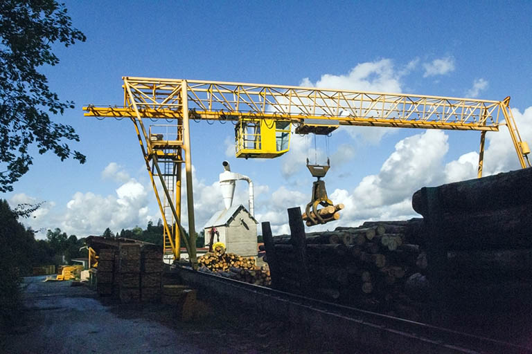 Le portique roulant, depuis l'aire des matières premières (à l'est). © Yves Sancey / Région Bourgogne-Franche-Comté, Inventaire du patrimoine - 2013
