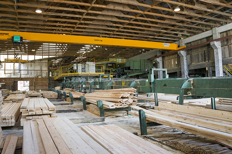 Atelier de triage et d'empilage (E) : intérieur. © Yves Sancey / Région Bourgogne-Franche-Comté, Inventaire du patrimoine - 2013