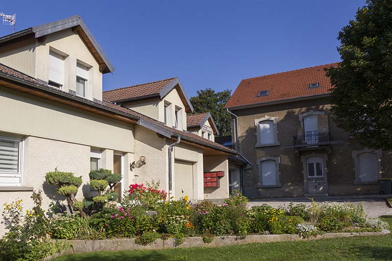 Ateliers de fabrication et logement (façade latérale gauche). © Yves Sancey / Région Bourgogne-Franche-Comté, Inventaire du patrimoine - 2013