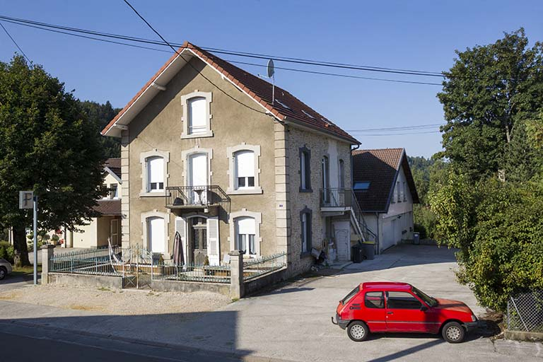 Logement, de trois quarts droite (façades antérieure et latérale droite). © Yves Sancey / Région Bourgogne-Franche-Comté, Inventaire du patrimoine - 2013