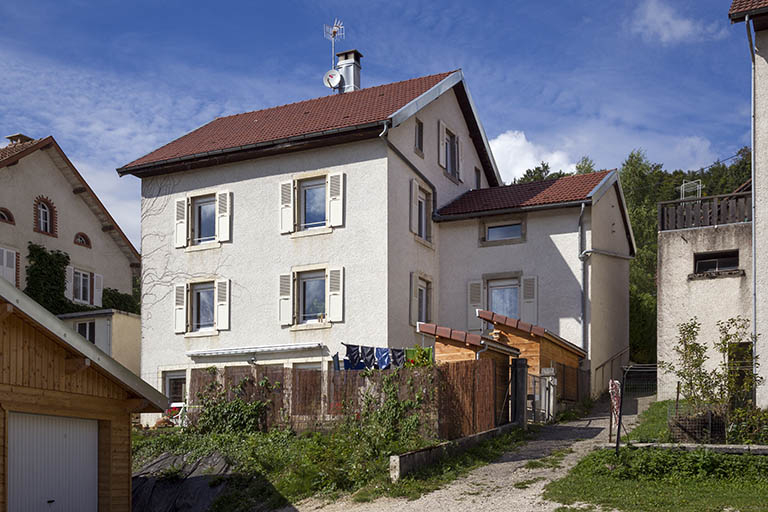 Façade postérieure, de trois quarts droite. © Yves Sancey / Région Bourgogne-Franche-Comté, Inventaire du patrimoine - 2013