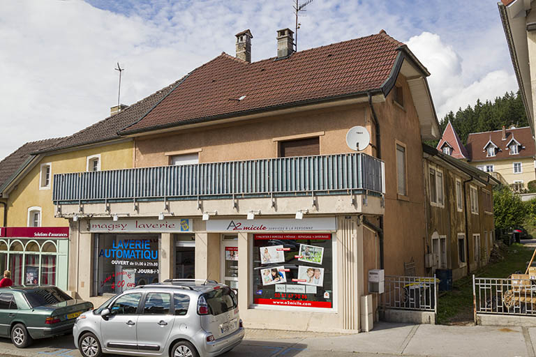 Partie au 19 rue Montalembert : façades antérieure et latérale droite (orientale). © Yves Sancey / Région Bourgogne-Franche-Comté, Inventaire du patrimoine - 2013