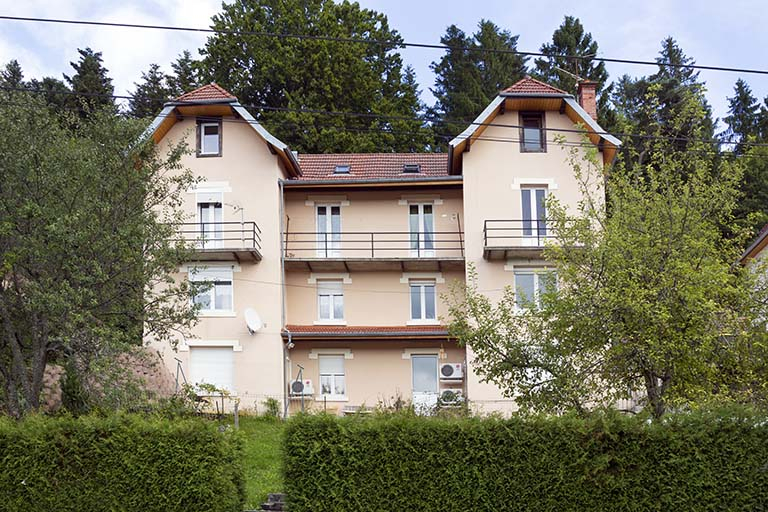 Immeuble n° 4 : façade côté vallée (ouest). © Yves Sancey / Région Bourgogne-Franche-Comté, Inventaire du patrimoine - 2013