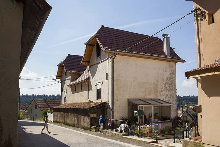 Immeuble n° 6 : façades nord et est (côté rue). © Yves Sancey / Région Bourgogne-Franche-Comté, Inventaire du patrimoine - 2013