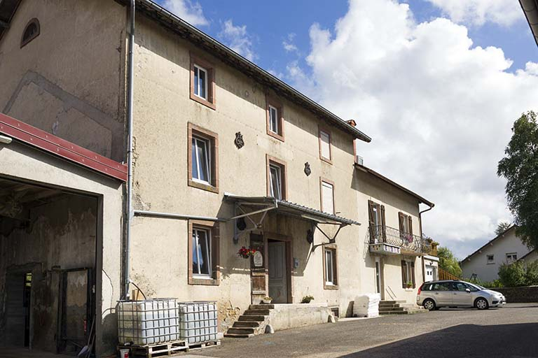 Minoterie et logement patronal : façade antérieure, de trois quarts gauche. © Yves Sancey / Région Bourgogne-Franche-Comté, Inventaire du patrimoine - 2013