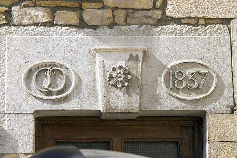 Maison, façade antérieure : linteau daté. © Yves Sancey / Région Bourgogne-Franche-Comté, Inventaire du patrimoine - 2013