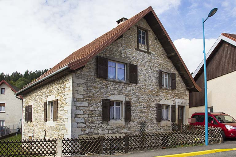 Maison : façades antérieure et latérale gauche. © Yves Sancey / Région Bourgogne-Franche-Comté, Inventaire du patrimoine - 2013