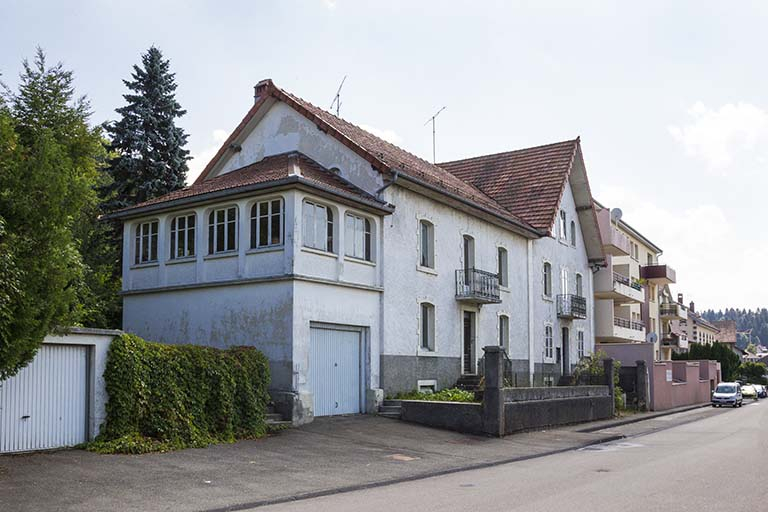 Usine n° 1 (Ets Joseph Jeambrun), au 26 rue de Saint-Hippolyte à Maîche. © Yves Sancey / Région Bourgogne-Franche-Comté, Inventaire du patrimoine - 2013 Usine n° 1 (Ets Joseph Jeambrun), au 26 rue de Saint-Hippolyte à Maîche. © Yves Sancey / Région Bourgogne-Franche-Comté, Inventaire du patrimoine - 2013