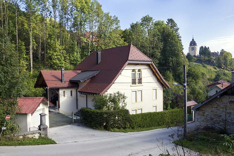 Logement patronal (ancienne ferme), vu du sud-ouest. © Yves Sancey / Région Bourgogne-Franche-Comté, Inventaire du patrimoine - 2013