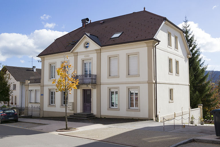 Maison et atelier d'horlogerie d'Henri Vuez, 1 place Carnot. © Yves Sancey / Région Bourgogne-Franche-Comté, Inventaire du patrimoine - 2013