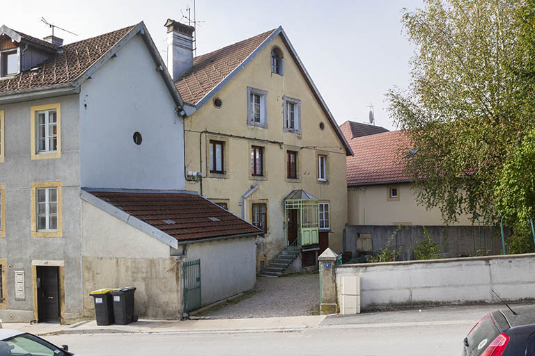 Façade postérieure, de trois quarts gauche. © Yves Sancey / Région Bourgogne-Franche-Comté, Inventaire du patrimoine - 2013