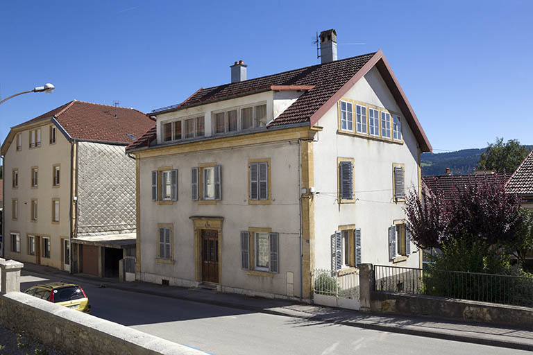 Façades antérieure et latérale droite. © Yves Sancey / Région Bourgogne-Franche-Comté, Inventaire du patrimoine - 2013