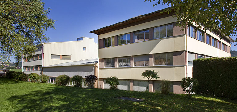 Vue d'ensemble, depuis le sud-ouest (façade postérieure). © Yves Sancey / Région Bourgogne-Franche-Comté, Inventaire du patrimoine - 2013 Vue d'ensemble, depuis le sud-ouest (façade postérieure). © Yves Sancey / Région Bourgogne-Franche-Comté, Inventaire du patrimoine - 2013