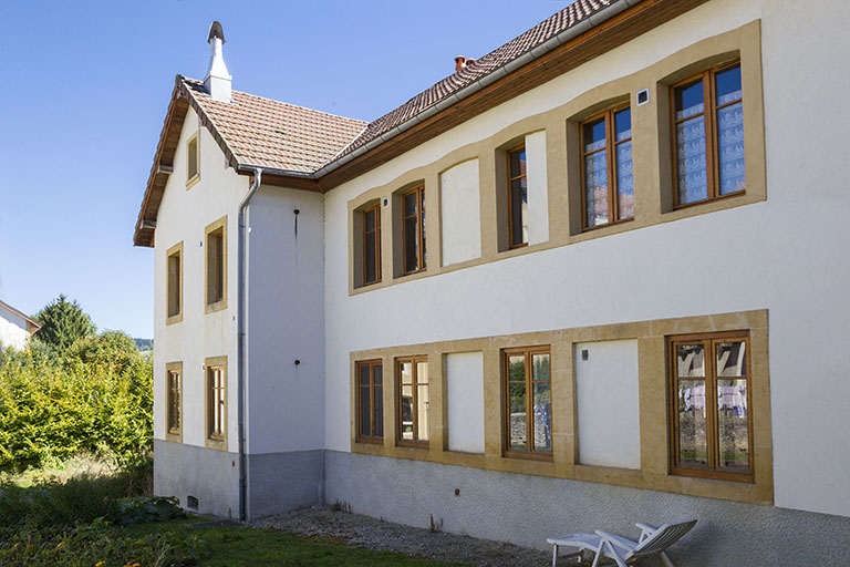 Ancien atelier : façade postérieure, vue de trois quarts droite. © Yves Sancey / Région Bourgogne-Franche-Comté, Inventaire du patrimoine - 2013