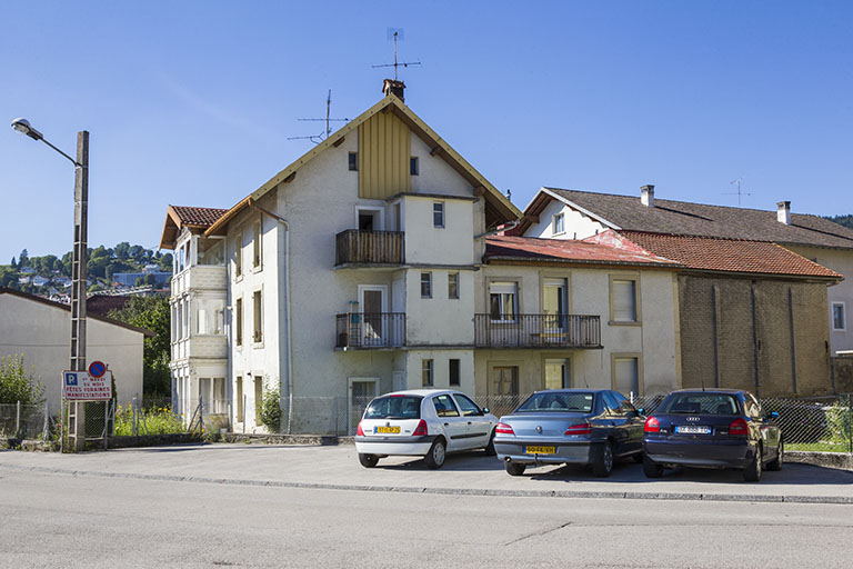 Corps de bâtiment en fond de cour, depuis l'est. © Yves Sancey / Région Bourgogne-Franche-Comté, Inventaire du patrimoine - 2013