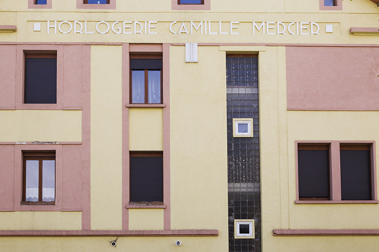 Immeuble : façade latérale droite (étages). © Yves Sancey / Région Bourgogne-Franche-Comté, Inventaire du patrimoine - 2013