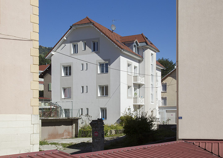 Bâtiment nord : vue d'ensemble, depuis le sud. © Yves Sancey / Région Bourgogne-Franche-Comté, Inventaire du patrimoine - 2013