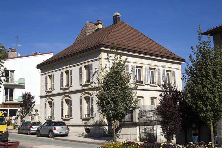 Façades antérieure et latérale droite. © Yves Sancey / Région Bourgogne-Franche-Comté, Inventaire du patrimoine - 2013