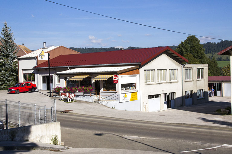 Nouveau site : vue d'ensemble de trois quarts droite en 2013. © Yves Sancey / Région Bourgogne-Franche-Comté, Inventaire du patrimoine - 2013