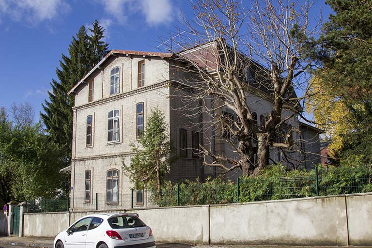 Logement patronal, de trois quarts depuis le nord-est. © Yves Sancey / Région Bourgogne-Franche-Comté, Inventaire du patrimoine - 2013