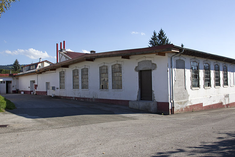 Bâtiments sud : façades postérieure et latérale droite. © Yves Sancey / Région Bourgogne-Franche-Comté, Inventaire du patrimoine - 2013