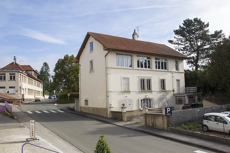 Façades antérieure et latérale gauche. © Yves Sancey / Région Bourgogne-Franche-Comté, Inventaire du patrimoine - 2013 Façades antérieure et latérale gauche. © Yves Sancey / Région Bourgogne-Franche-Comté, Inventaire du patrimoine - 2013