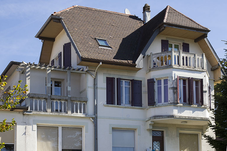 Maison : étage et étage en surcroît, de trois quarts gauche. © Yves Sancey / Région Bourgogne-Franche-Comté, Inventaire du patrimoine - 2013