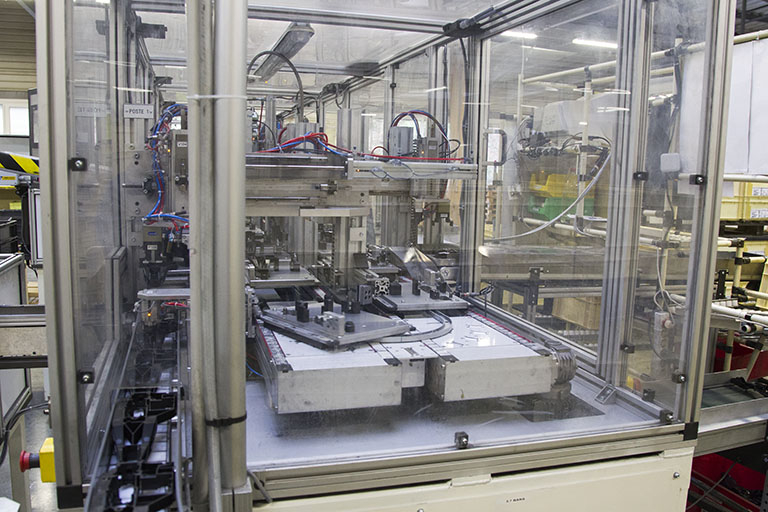 Site récent : machine de l'atelier d'injection zamak. © Yves Sancey / Région Bourgogne-Franche-Comté, Inventaire du patrimoine - 2013