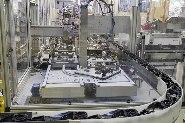 Site récent : machine de l'atelier d'injection zamak. © Yves Sancey / Région Bourgogne-Franche-Comté, Inventaire du patrimoine - 2013