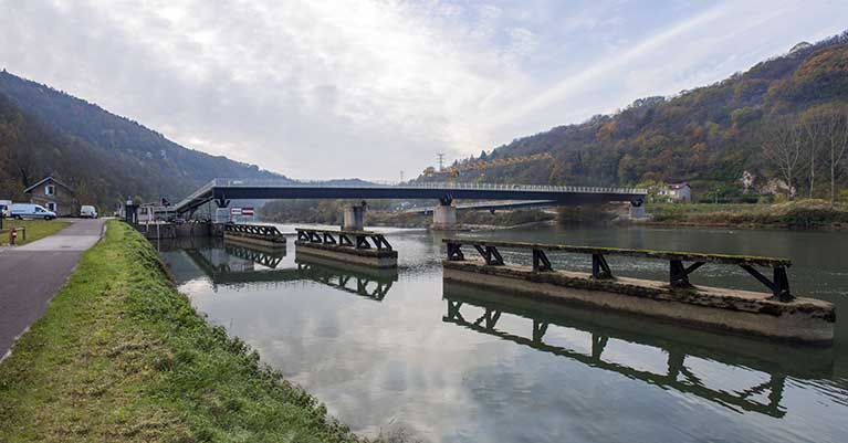 Vue d'ensemble depuis l'amont en 2013. © Mary Ruffinoni / Région Bourgogne-Franche-Comté, Inventaire du patrimoine - 2013
