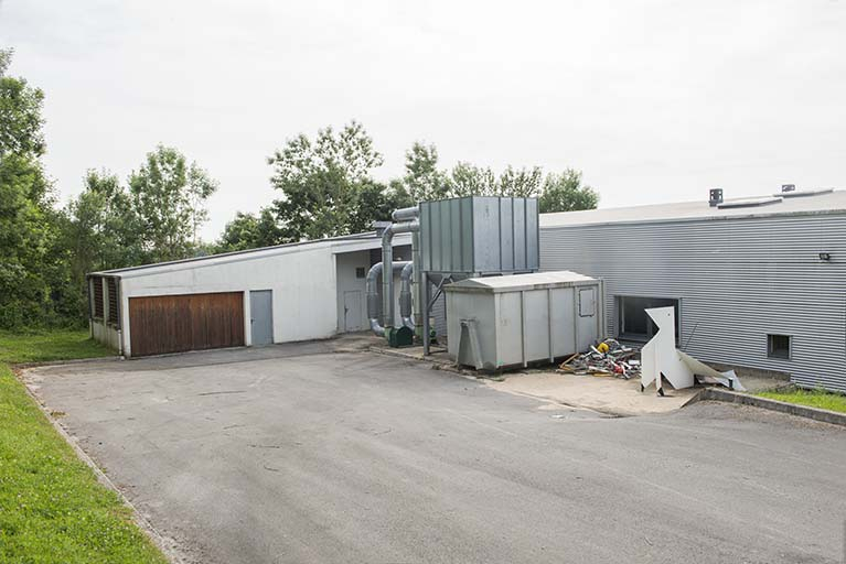 Angle nord de la parcelle, façade postérieure des ateliers. © Mary Ruffinoni / Région Bourgogne-Franche-Comté, Inventaire du patrimoine - 2013