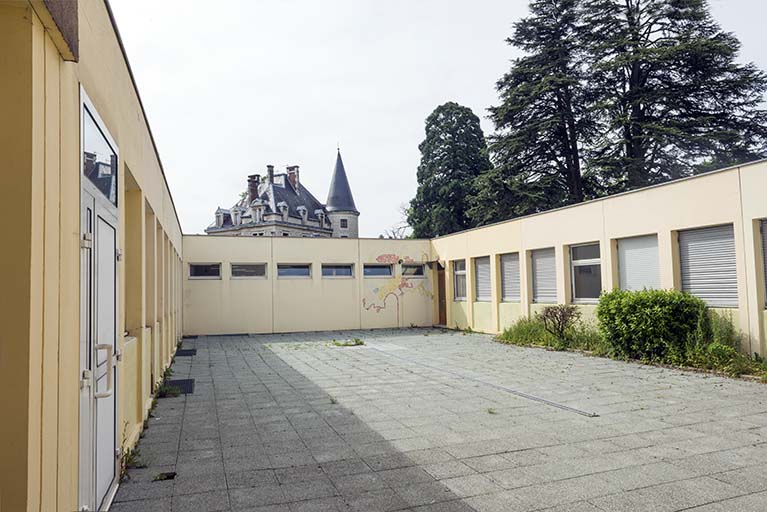 Cour de l'internat et cantine. © Mary Ruffinoni / Région Bourgogne-Franche-Comté, Inventaire du patrimoine - 2013
