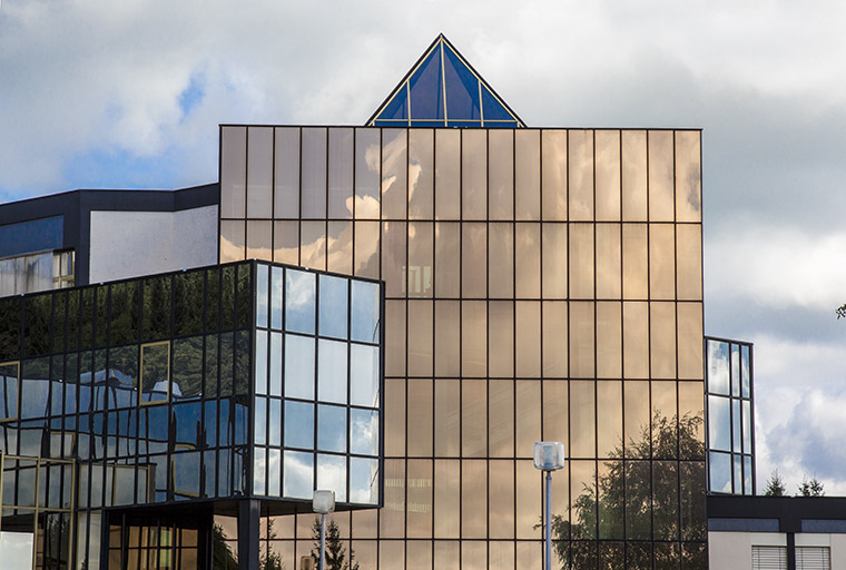 Bâtiment de l'escalier d'honneur, depuis le sud-ouest. © Yves Sancey / Région Bourgogne-Franche-Comté, Inventaire du patrimoine - 2013