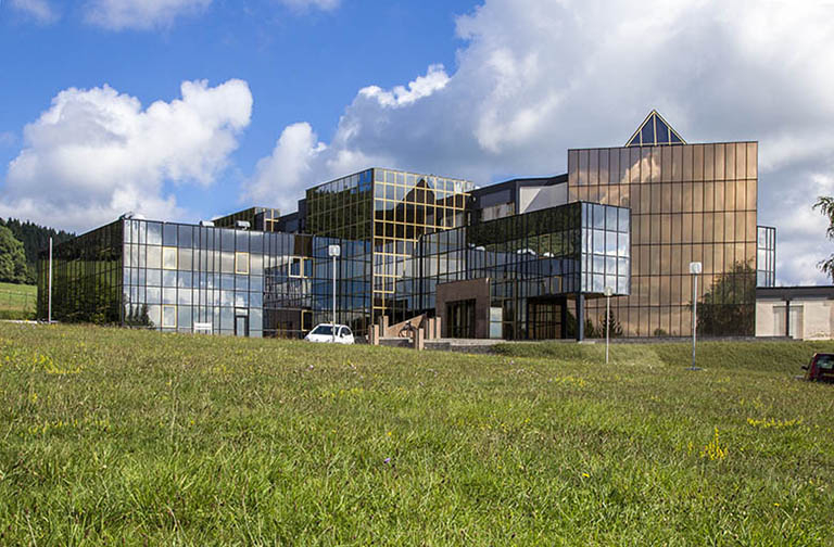 Vue rapprochée, depuis le sud-ouest. © Yves Sancey / Région Bourgogne-Franche-Comté, Inventaire du patrimoine - 2013