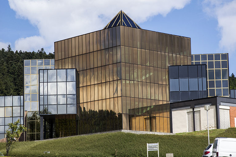 Bâtiment de l'escalier d'honneur, depuis le sud. © Yves Sancey / Région Bourgogne-Franche-Comté, Inventaire du patrimoine - 2013