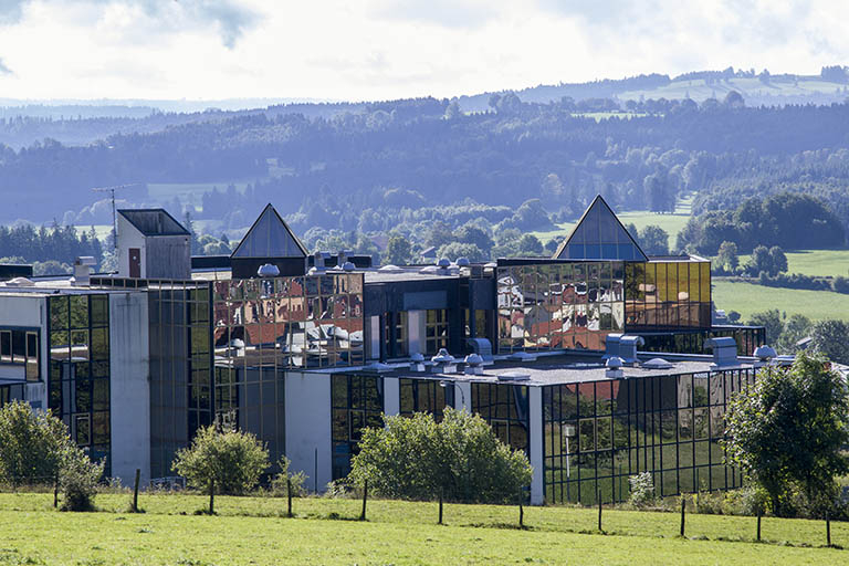 Emboîtement de volumes, vu du nord-ouest. © Yves Sancey / Région Bourgogne-Franche-Comté, Inventaire du patrimoine - 2013