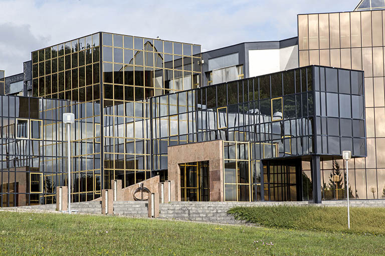 Entrée principale, depuis le sud-ouest. © Yves Sancey / Région Bourgogne-Franche-Comté, Inventaire du patrimoine - 2013